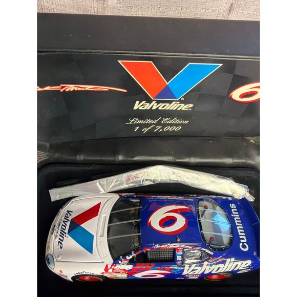 NASCAR Mark Martin #6 Valvoline 1:24 Die Cast Car 1 of 7000 Gift 1998 Vintage - Picture 7 of 12